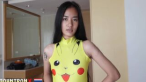 หนังโป๊ไทย JohntronX – Bell D สาวไทยใส่ชุดบีกาจูยั่วเย็ดผัวฝรั่งเย็ดโคตรเด็ด บอกเลยว่าน้องหน้าตาสวยและน่าเย็ดมาก เหมาะแก่การไปเป็นนางแบบ